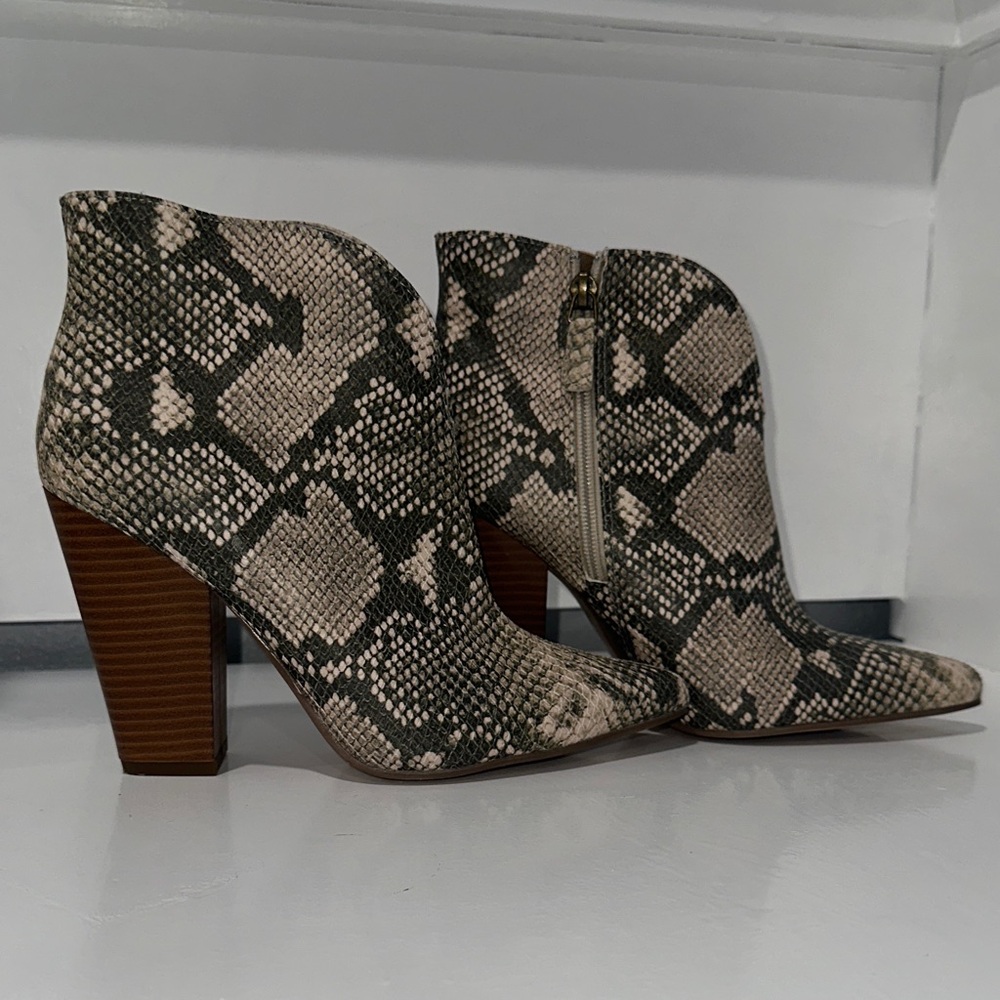 NY&Co Snakeskin Pattern Ankle Booties